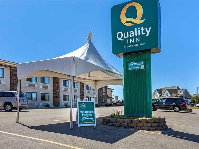 Quality Inn Saint Ignace Exterior photo