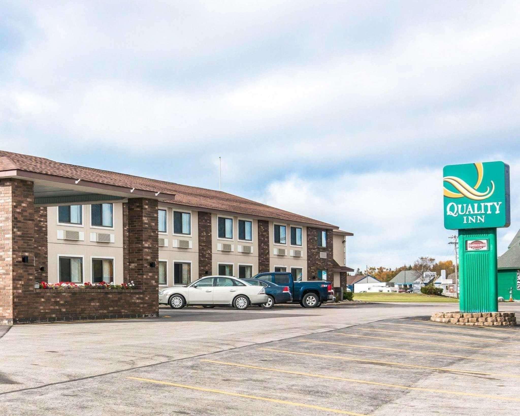 Quality Inn Saint Ignace Exterior photo