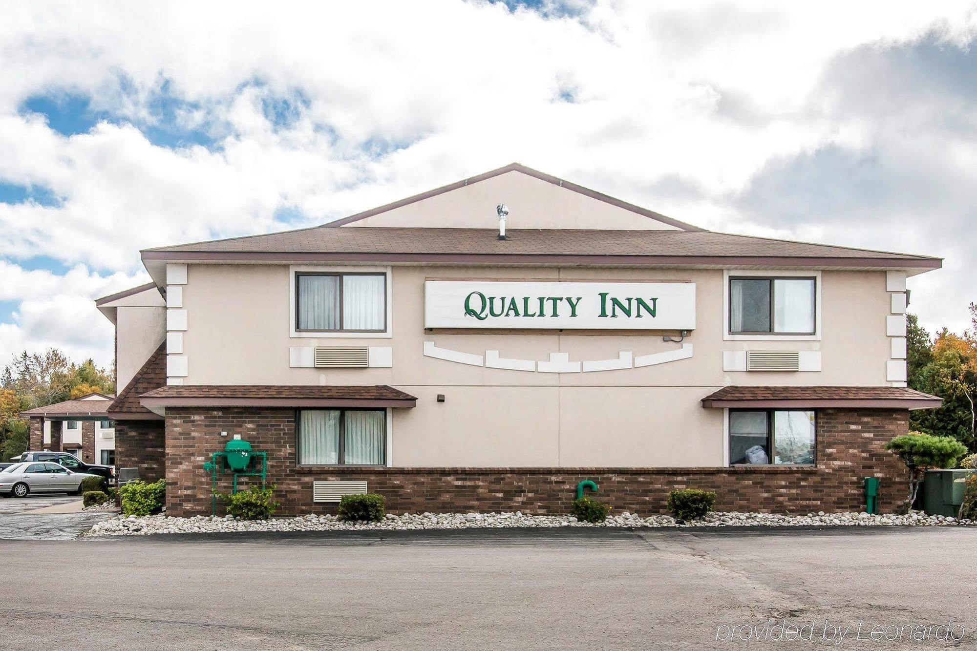 Quality Inn Saint Ignace Exterior photo